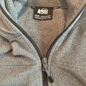 REI Women’s Small Grey Zip-up